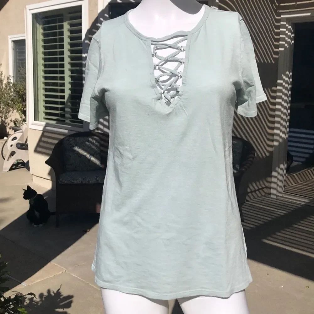 Socialite Grommet Lace-Up Tee XS - Picture 3 of 11